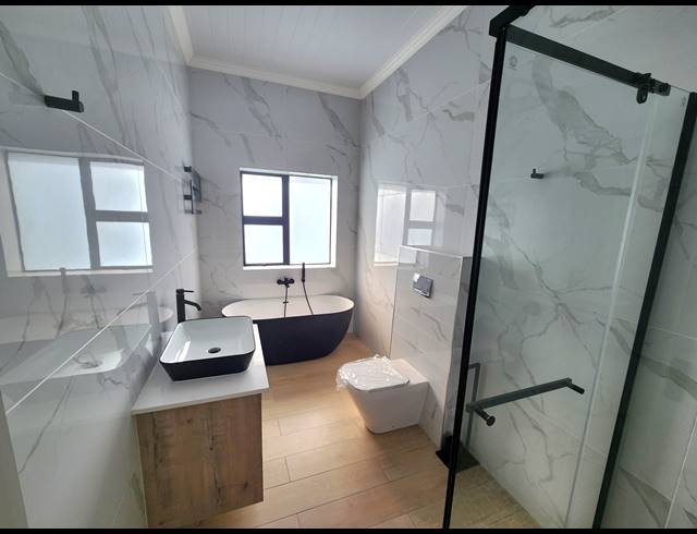 3 BEDROOM DUET FOR SALE IN ISLAND VIEW